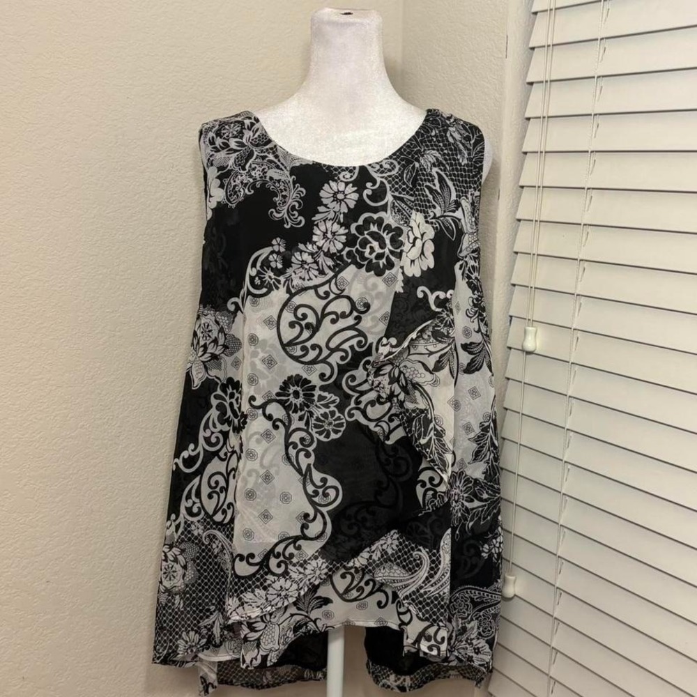 Black and white floral paisley flowy tunic tank top 18/20